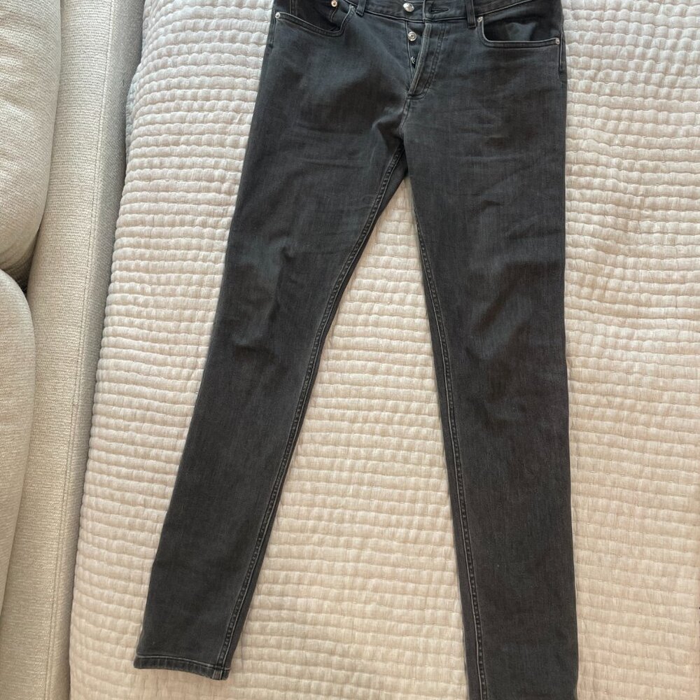 APC Petit Standard (Grey)